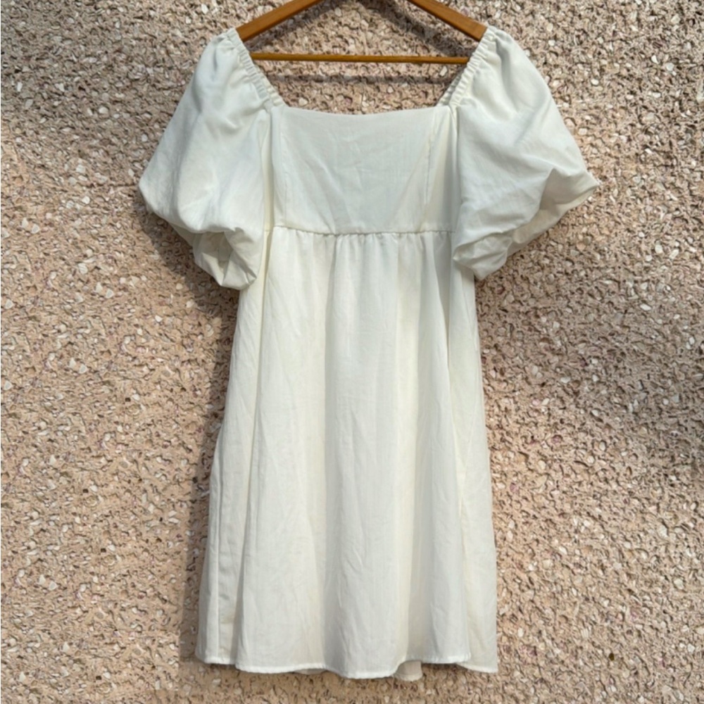 White Cocktail Dress with Short Puffed Sleeves NWT